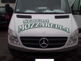 Szarvasi mozzarella Mercedes Sprinter dobozos autómatricázás, autó matricázás