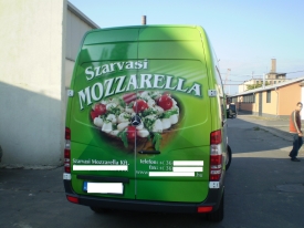 Szarvasi mozzarella Mercedes Sprinter dobozos autómatricázás, autó matricázás