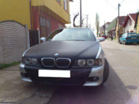 BMW 530 D fényes ezüst karosszéria fóliázás, karbon géptetővel és karbon utastértetővel 2