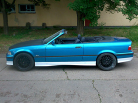 BMW E36 cabrio fóliázás: fényes metál kék és fehér karosszéria fóliázás 6
