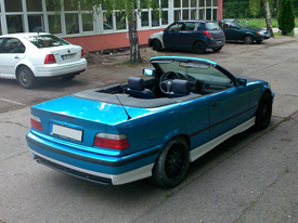 BMW E36 cabrio fóliázás: fényes metál kék és fehér karosszéria fóliázás 7