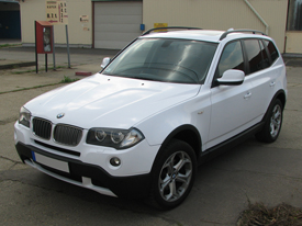 BMW X3 fóliázás: fényes fehér karosszéria fóliázás 3