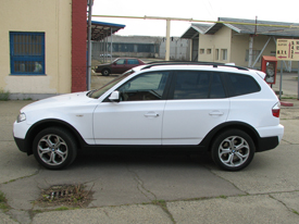 BMW X3 fóliázás: fényes fehér karosszéria fóliázás 6