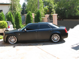 Chrysler 300C fóliázás:matt fekete karosszéria fóliázás 6