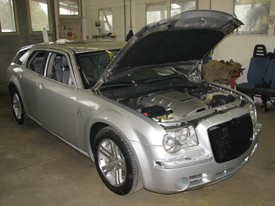 Chrysler 300C fényes sárga karosszéria fóliázás
