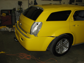 Chrysler 300C fényes sárga karosszéria fóliázás