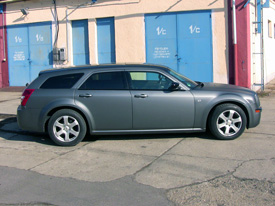Chrysler 300C kombi fóliázás: matt grafit, üveghatású tető karosszéria fóliázás 4