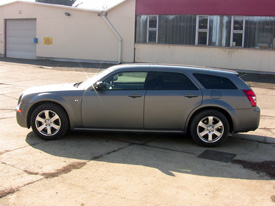 Chrysler 300C kombi fóliázás: matt grafit, üveghatású tető karosszéria fóliázás 6