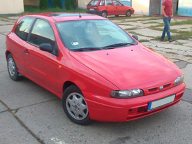 Fiat bravo fóliázás: fényes mély vörös karosszéria fóliázás 1