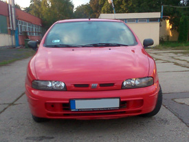Fiat bravo fóliázás: fényes mély vörös karosszéria fóliázás 2