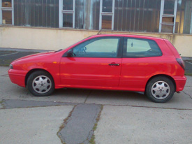 Fiat bravo fóliázás: fényes mély vörös karosszéria fóliázás 6