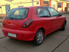 Fiat bravo fóliázás: fényes mély vörös karosszéria fóliázás 7