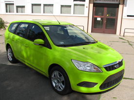 Ford Focus fóliázás: fényes világos zöld karosszéria fóliázás 1