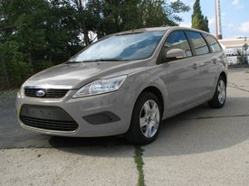 Ford Focus fóliázás: fényes világos zöld karosszéria fóliázás 5