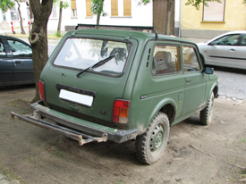 Lada Niva fóliázás: matt katonai zöld karosszéria fóliázás 4