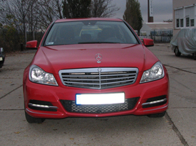 Mercedes C200 fóliázás: fényes metál bordó karosszéria fóliázás 2