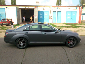 Mercedes S320 fóliázás: matt grafit karosszéria fóliázás, üveghatású tető karosszéria fóliázás 4