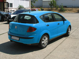 Seat Toledo fóliázás: fényes világos kék karosszéria fóliázás 7