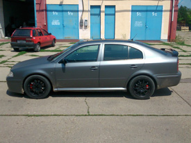 Skoda Octavia RS fóliázás: matt grafit karosszéria fóliázás üveghatású tetőfóliával 6