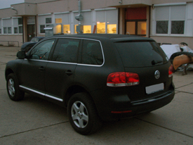 VolksWagen Touareg fóliázás: matt fekete karosszéria fóliázás 9